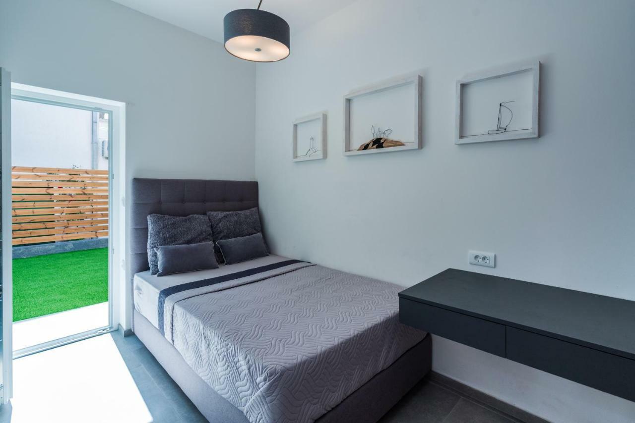 Castello Apartment *