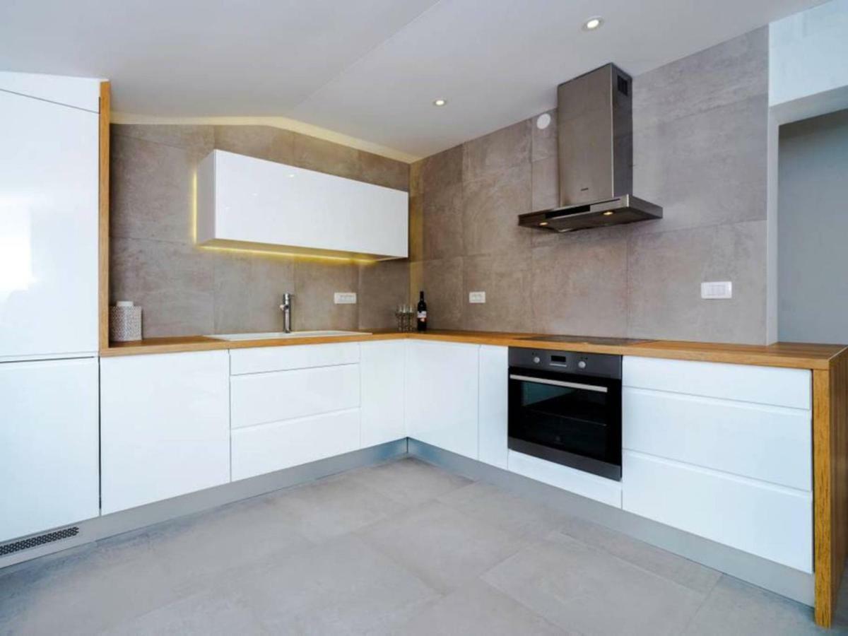 Castello Apartment *