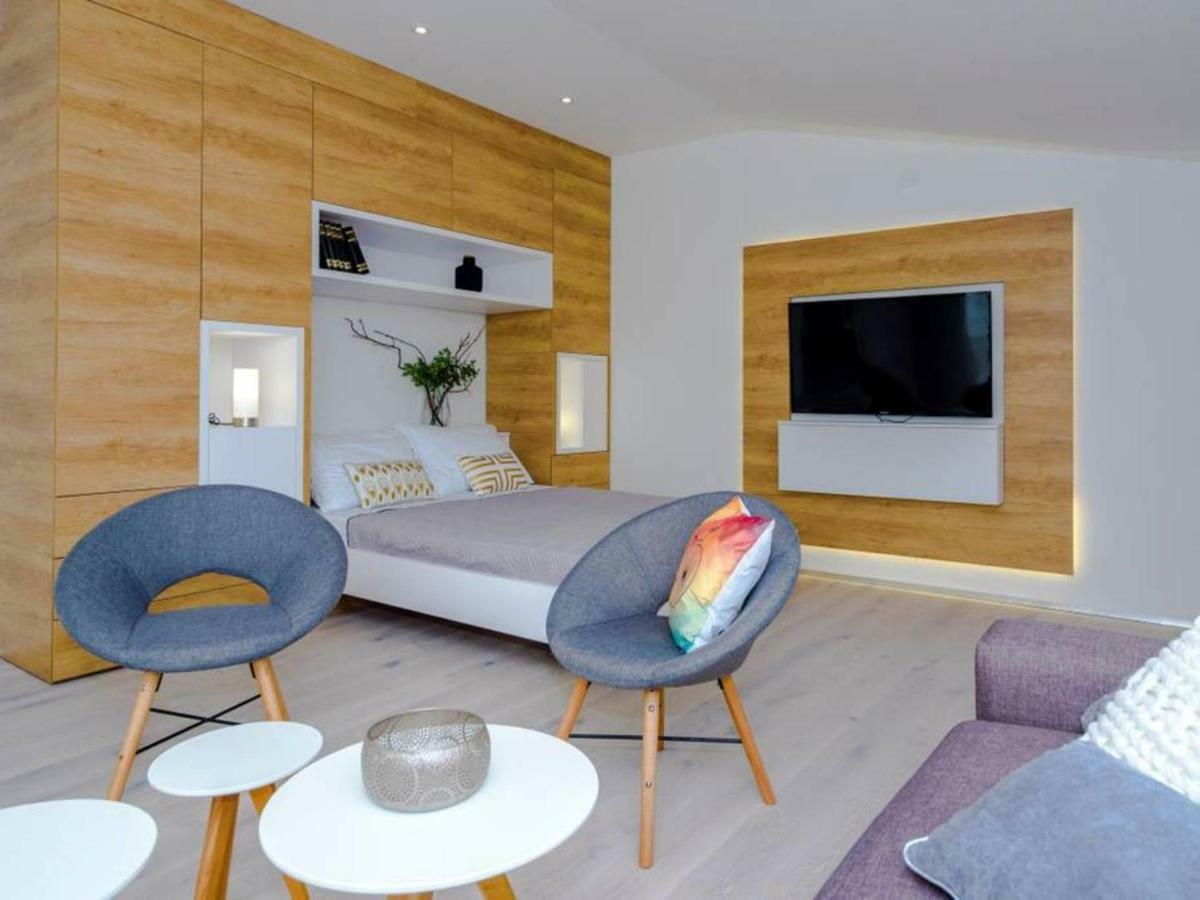 Castello Apartment