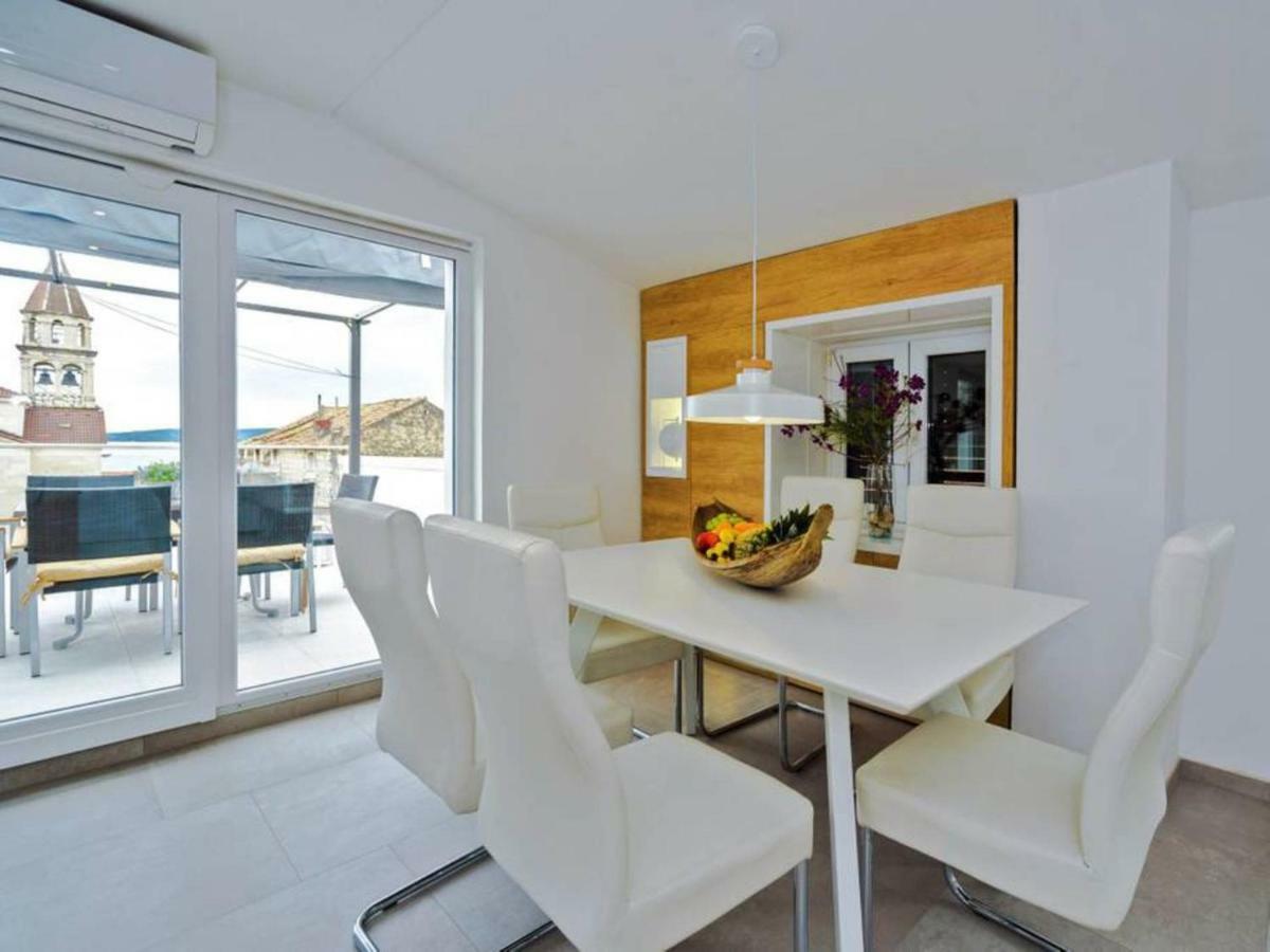 Castello Apartment