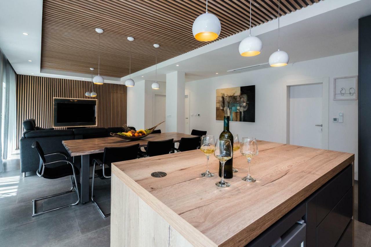 Castello Apartment *